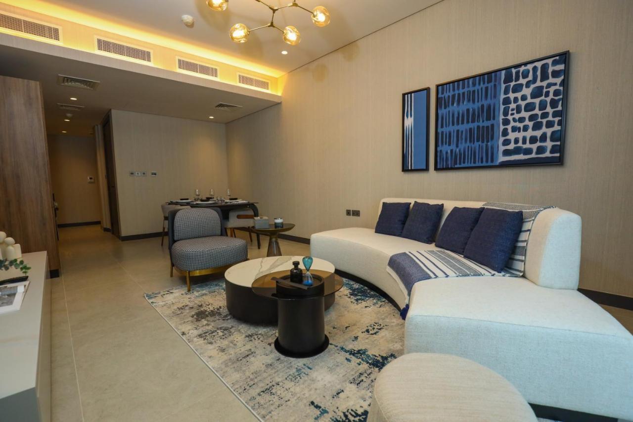 Hotel Charthouse Bahrain Manama Zewnętrze zdjęcie A living room in a 2-bedroom apartment