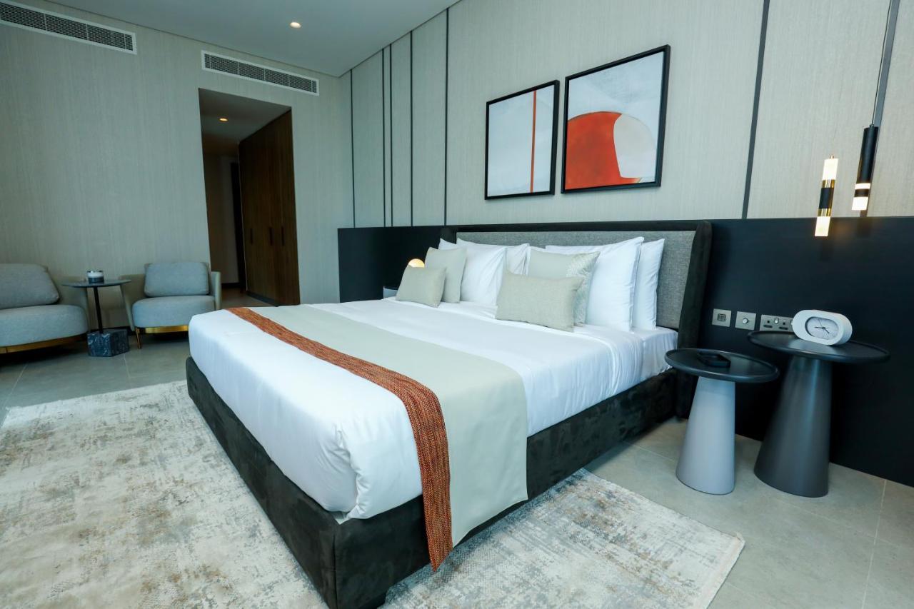 Hotel Charthouse Bahrain Manama Zewnętrze zdjęcie A bedroom at the hotel
