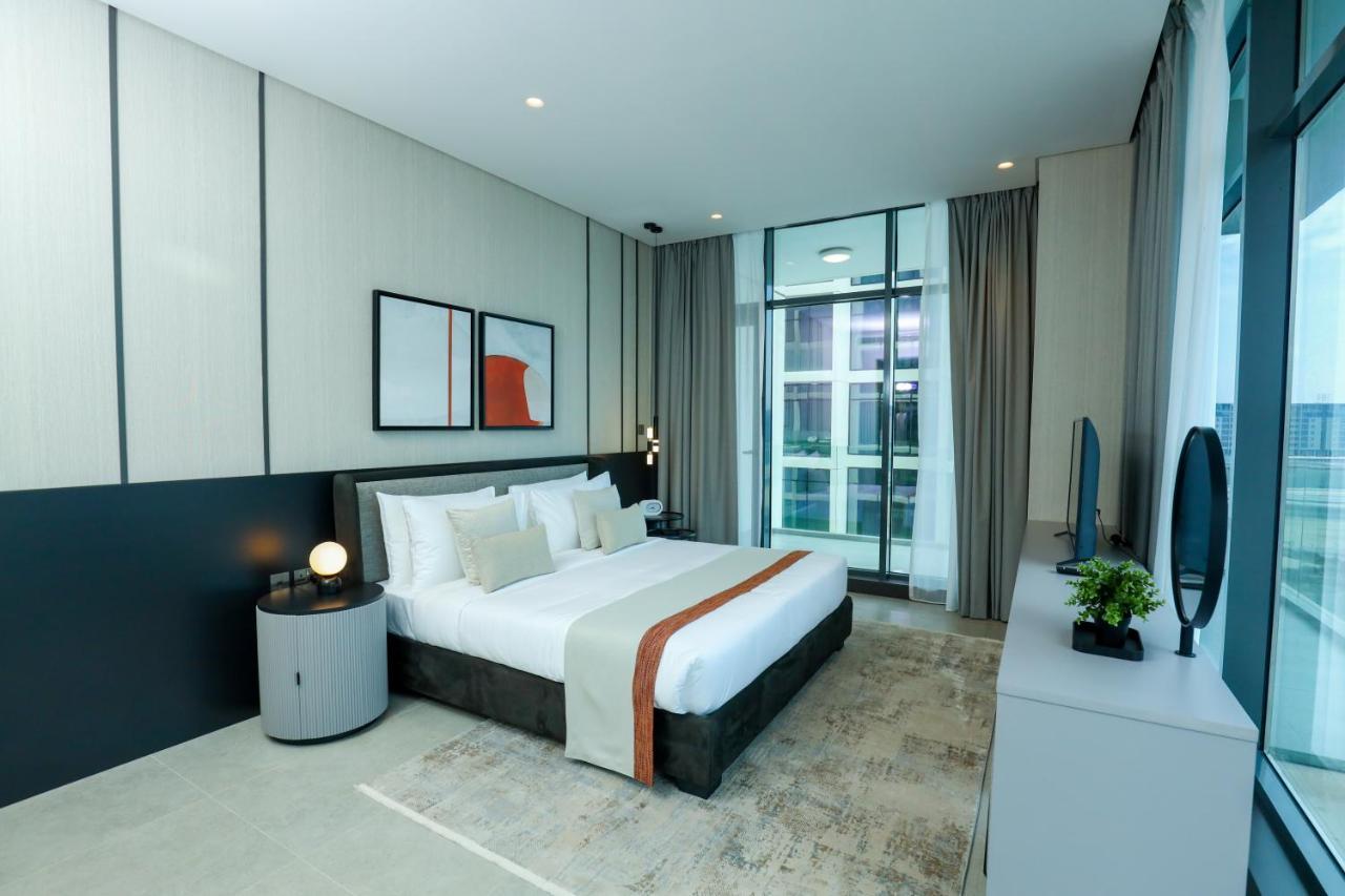 Hotel Charthouse Bahrain Manama Zewnętrze zdjęcie A bedroom at the hotel