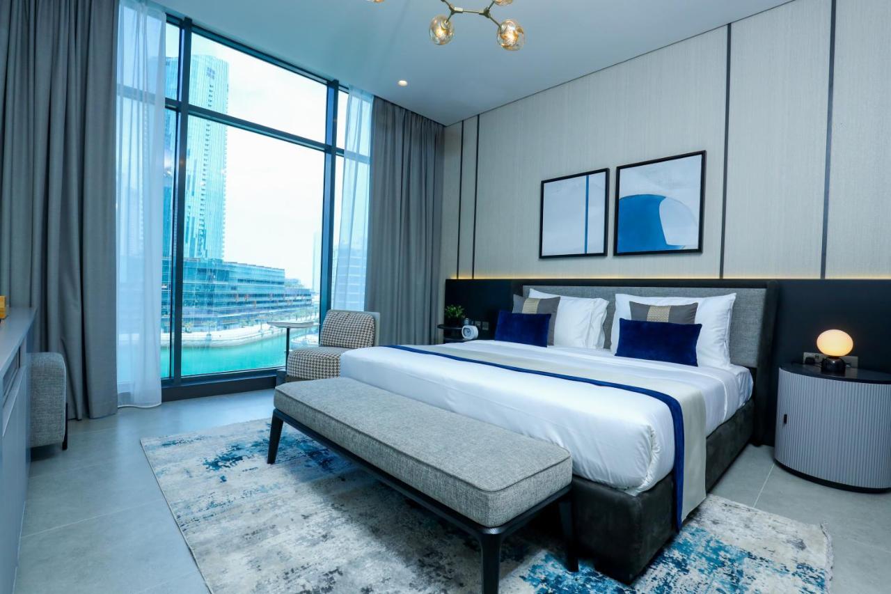 Hotel Charthouse Bahrain Manama Zewnętrze zdjęcie A bedroom at the Address Downtown Hotel