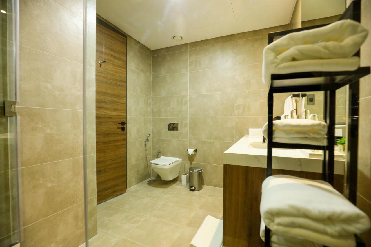 Hotel Charthouse Bahrain Manama Zewnętrze zdjęcie Bathroom