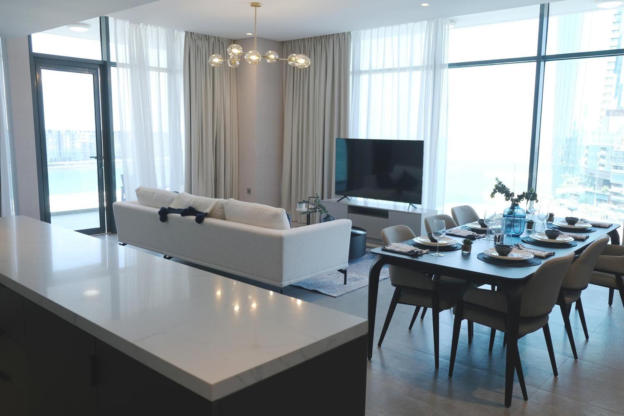 Hotel Charthouse Bahrain Manama Zewnętrze zdjęcie A living room in a 3-bedroom apartment