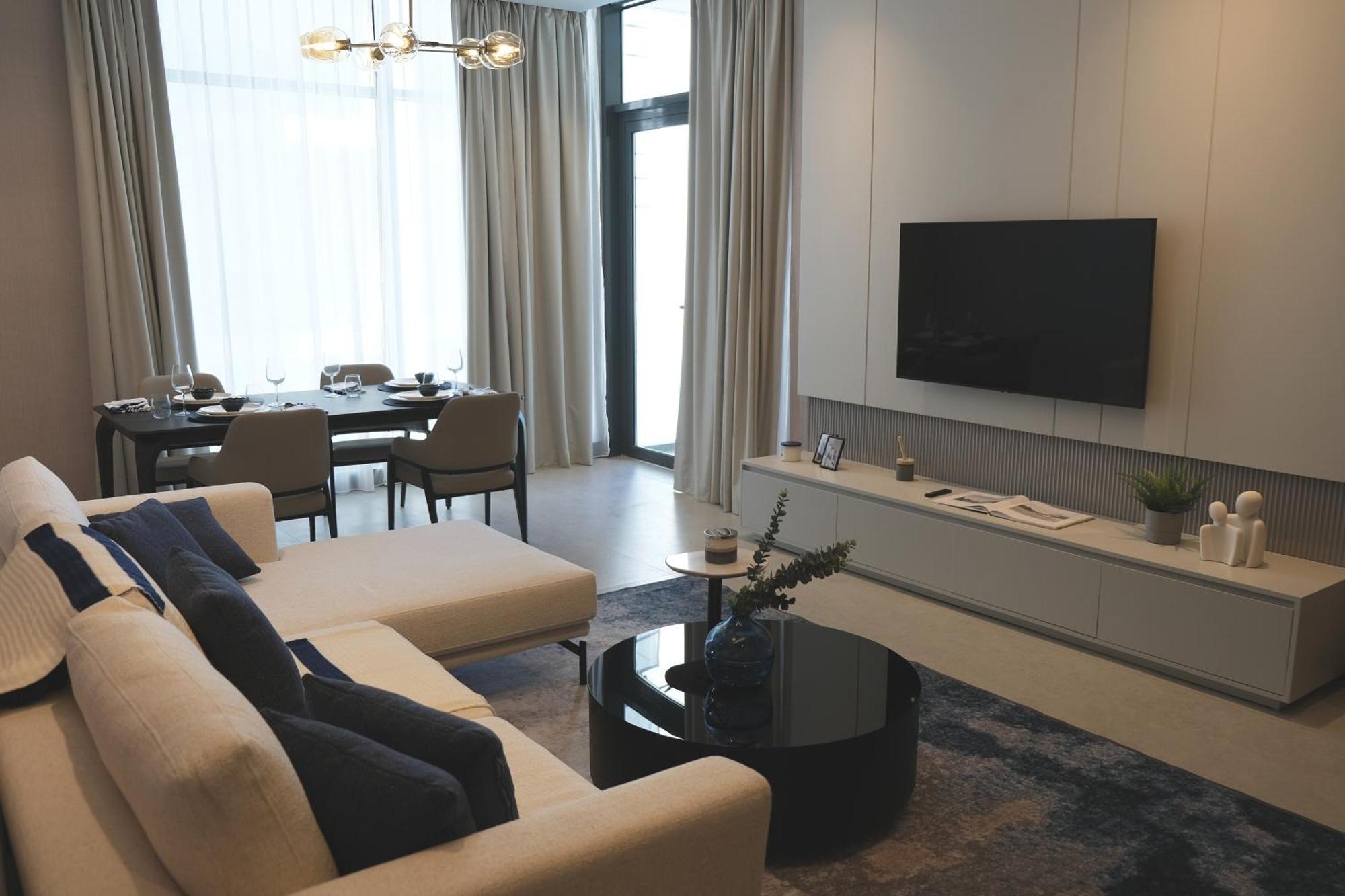 Hotel Charthouse Bahrain Manama Zewnętrze zdjęcie A living room in a condominium