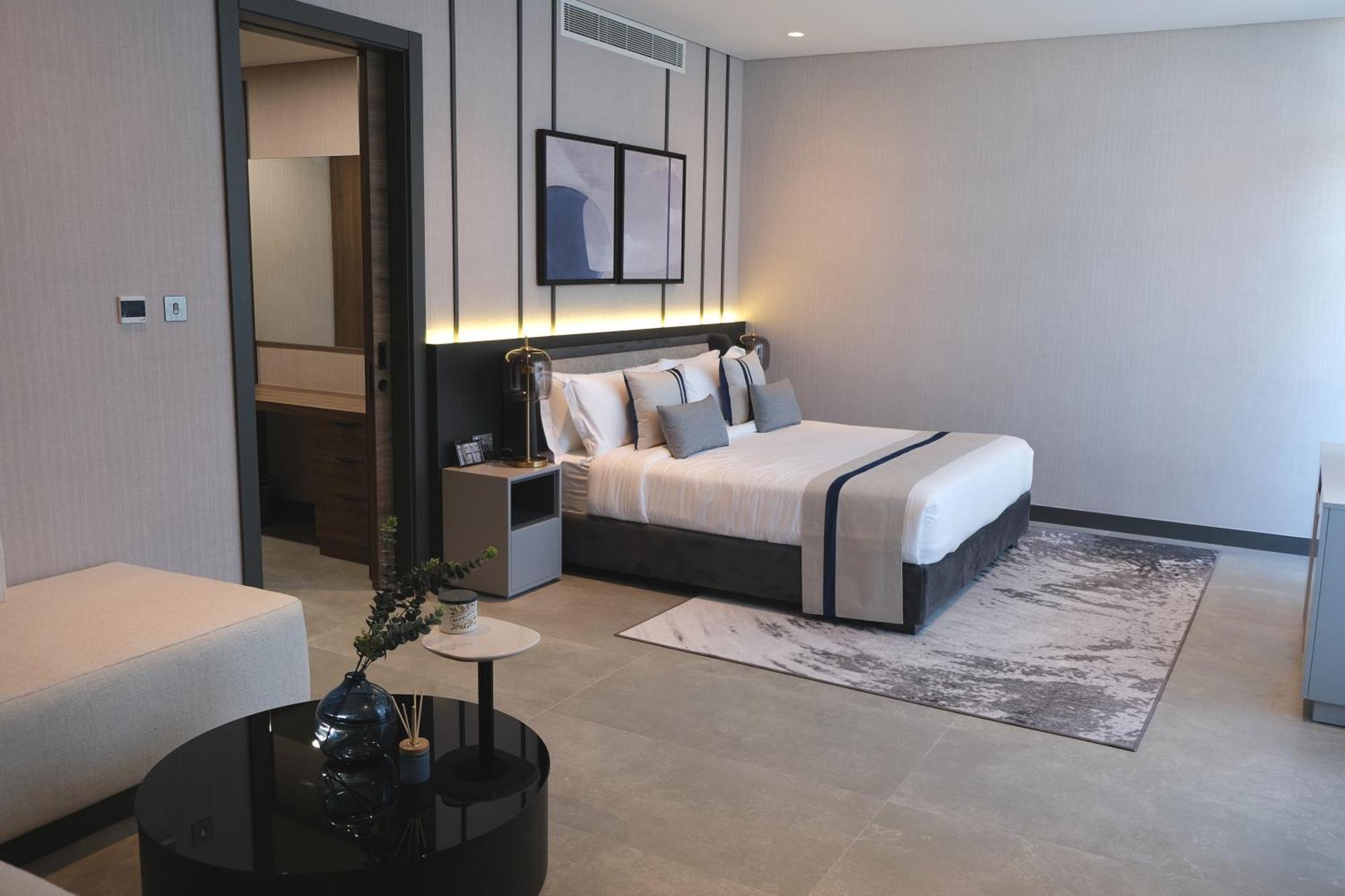 Hotel Charthouse Bahrain Manama Zewnętrze zdjęcie A bedroom at the hotel