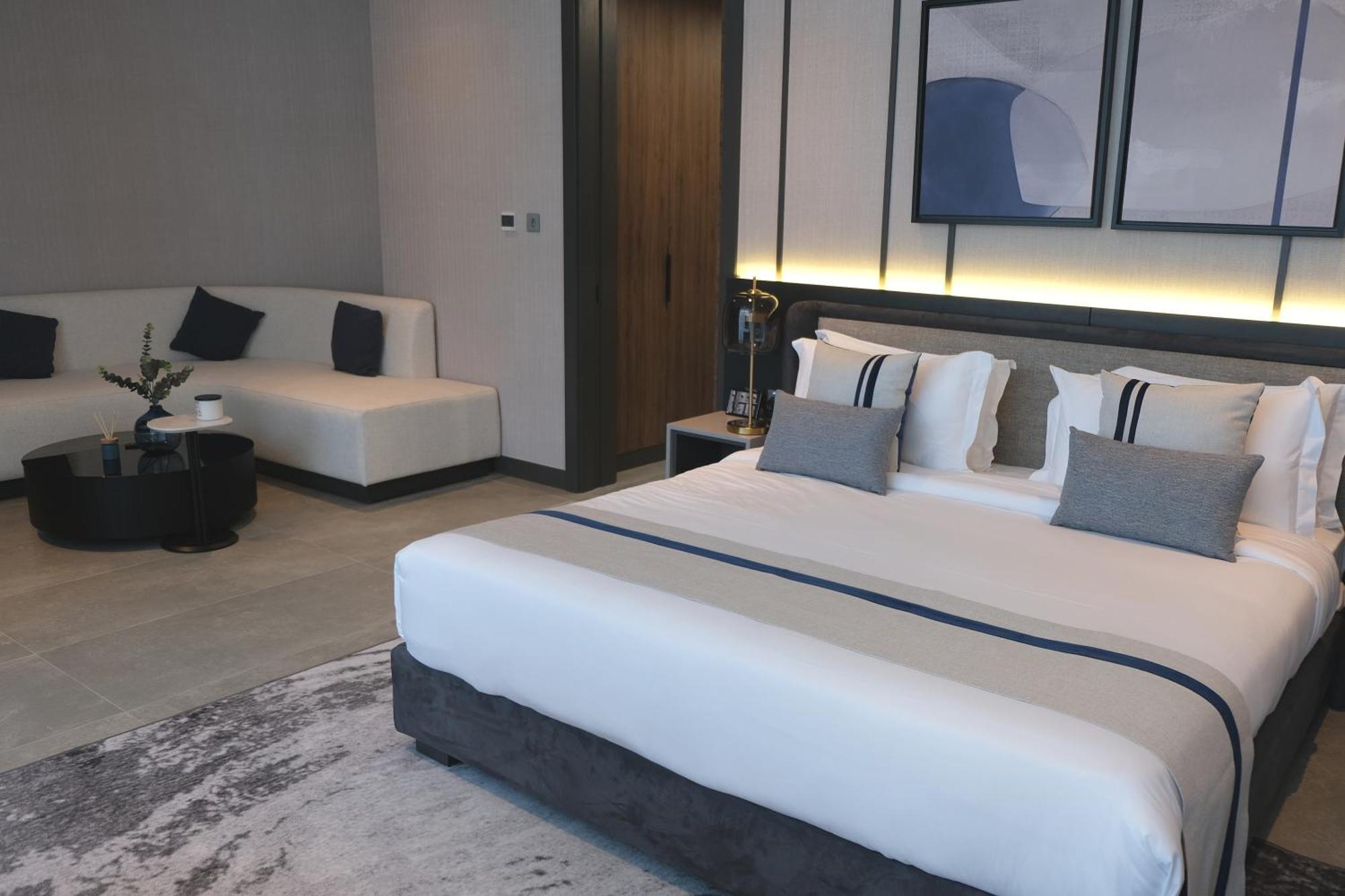 Hotel Charthouse Bahrain Manama Zewnętrze zdjęcie Deluxe room