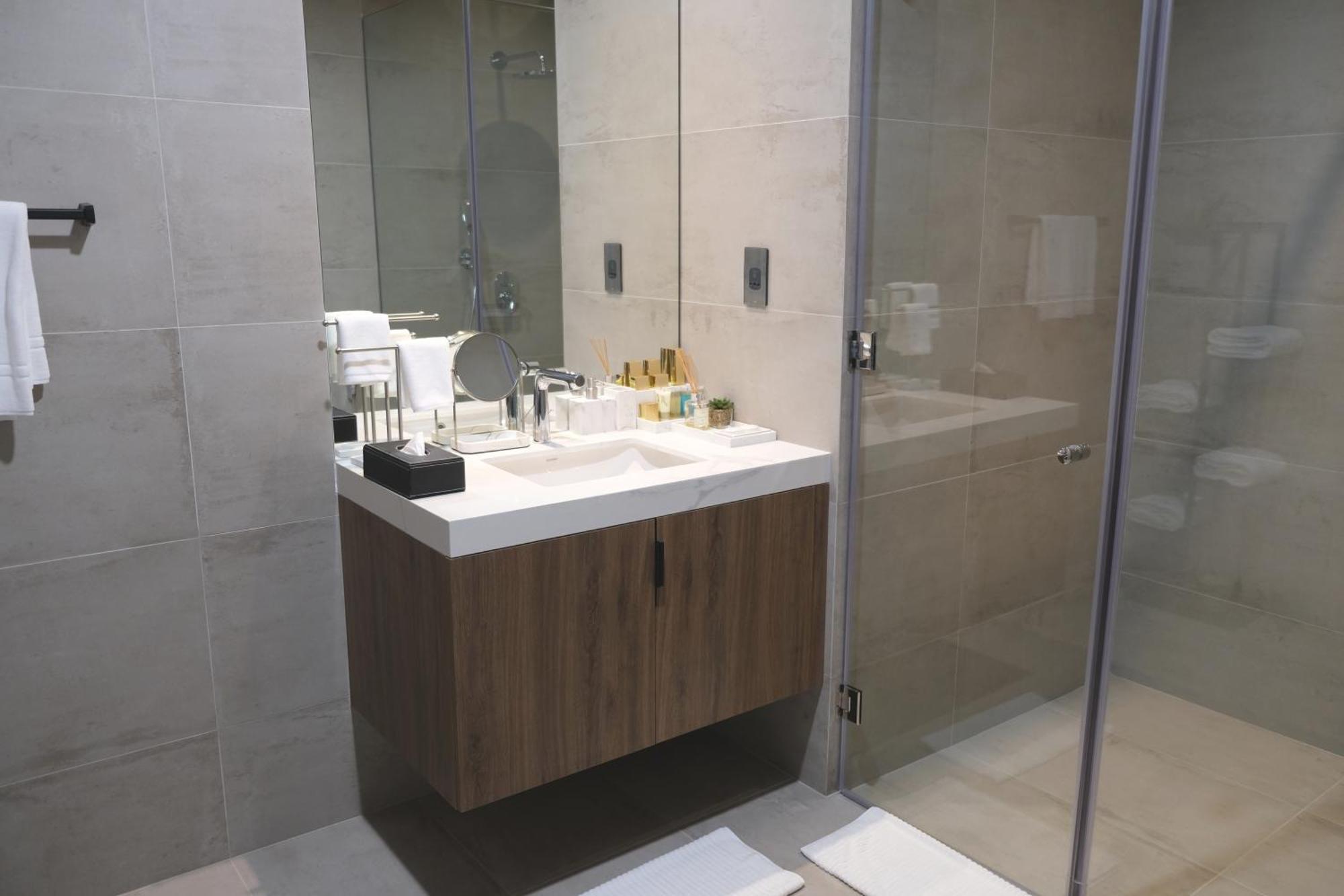 Hotel Charthouse Bahrain Manama Zewnętrze zdjęcie Bathroom